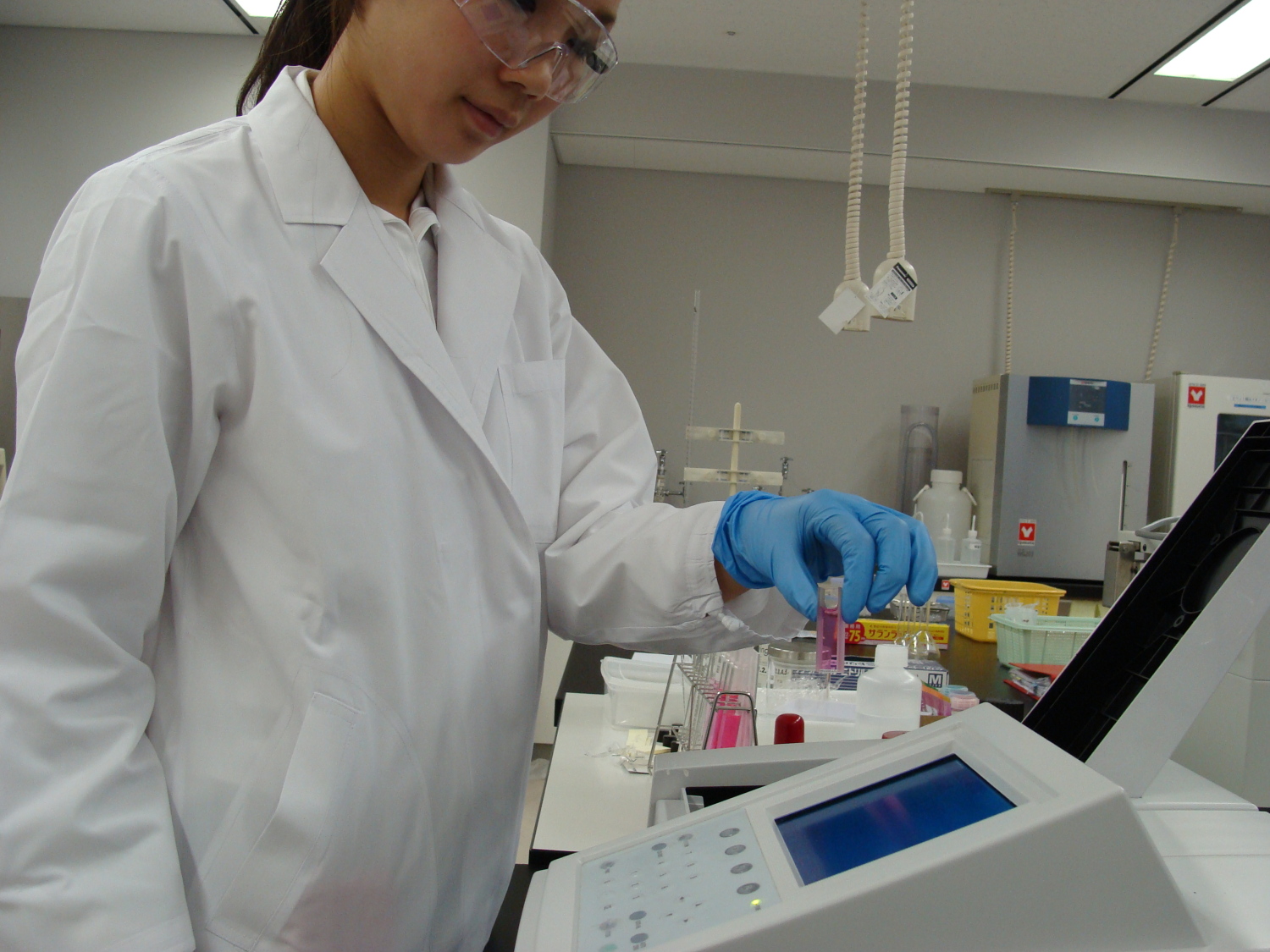 新薬開発のための遺伝子工学・生化学実験