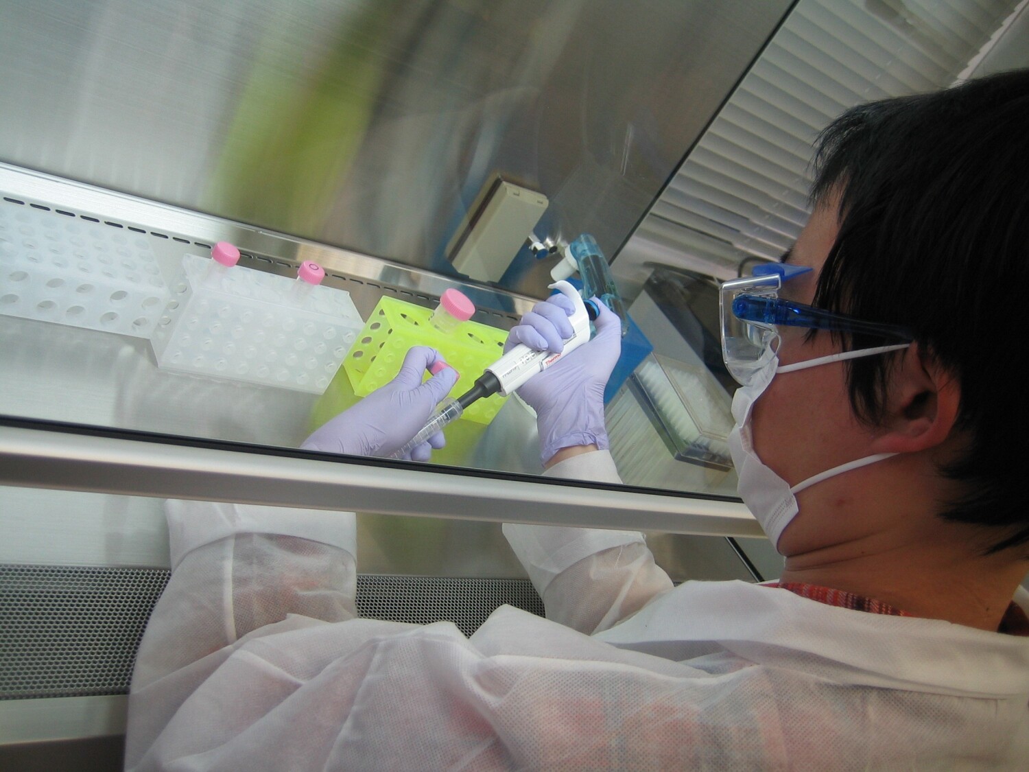 【クリーンルーム内勤務】国立大学研究室での細胞培養